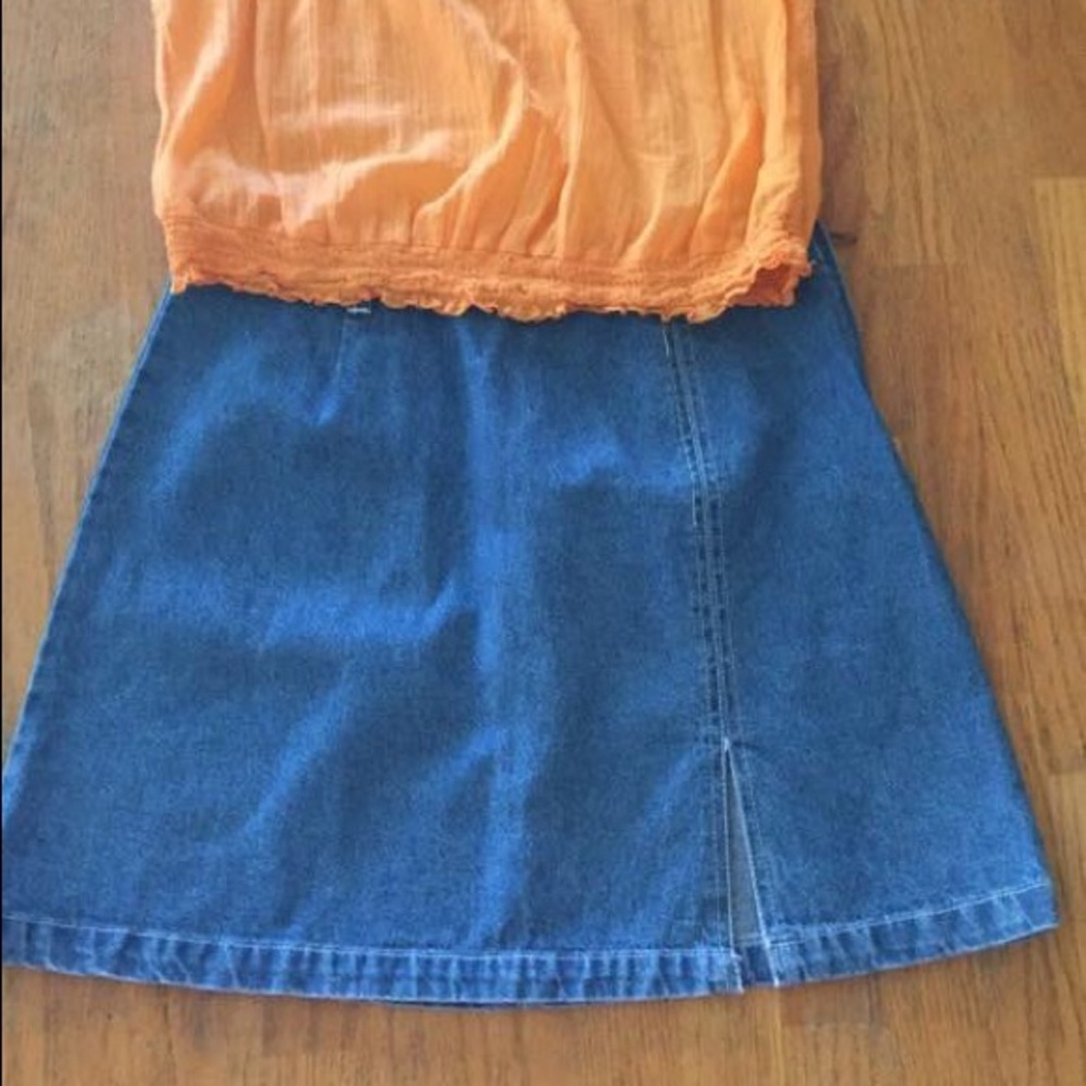 Denim skirt with small side slit